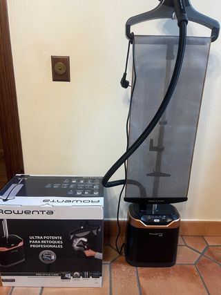 Plancha Vertical de ropa Rowenta Pro Style Care