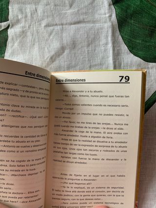 Entre dimensiones (Tú decides la aventura) (Spa...