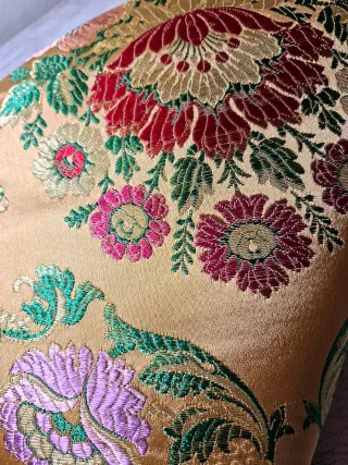 Tela seda bordada 61x70 cm