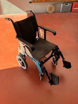 Silla de ruedas ligera
