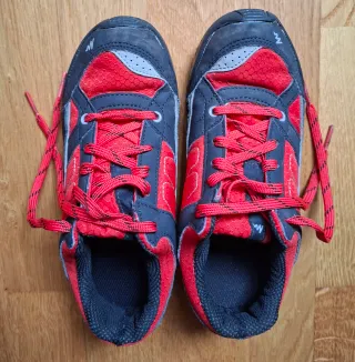 Zapatillas montaña niño impermeables T.33