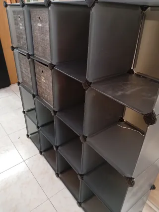 Estantería modular de plástico