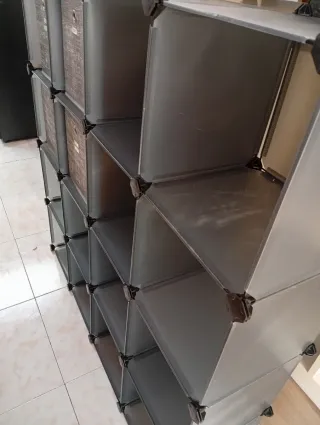 Estantería modular de plástico