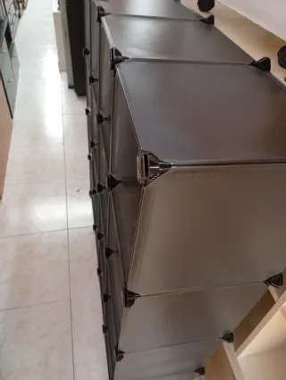 Estantería modular de plástico