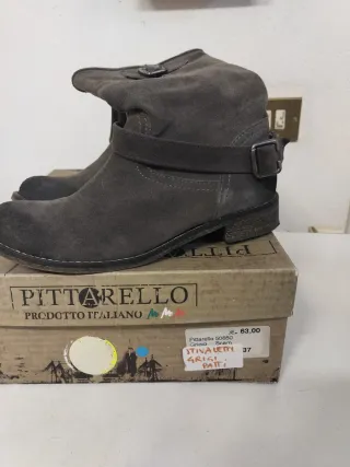 Stivaletti scamosciati Pittarello grigi