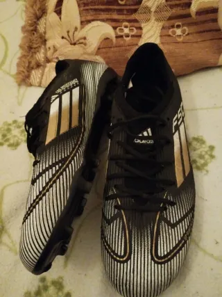 Adidas F50 Botas de Fútbol