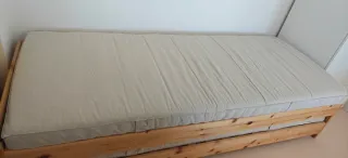 Cama Utaker Ikea con colchones