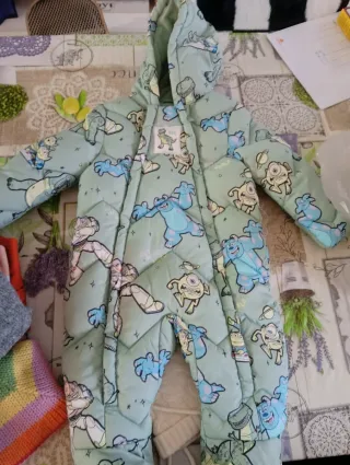 Tutina bimbi personaggi cartoni animati 6/9 mesi