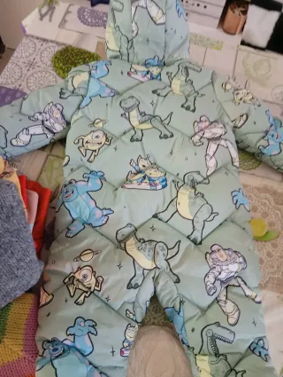 Tutina bimbi personaggi cartoni animati 6/9 mesi