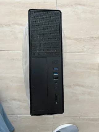 UNYKA UK 2010 Caja PC Negra