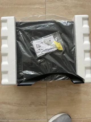 UNYKA UK 2010 Caja PC Negra