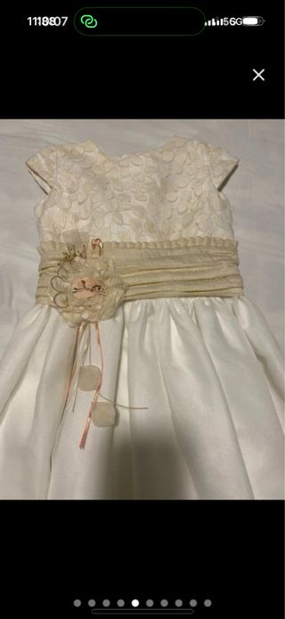 Vestido de comunión beige y blanco
