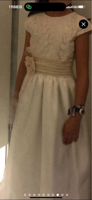 Vestido de comunión beige y blanco