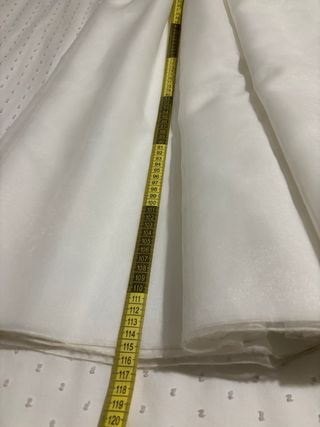 Vestido de comunión beige y blanco