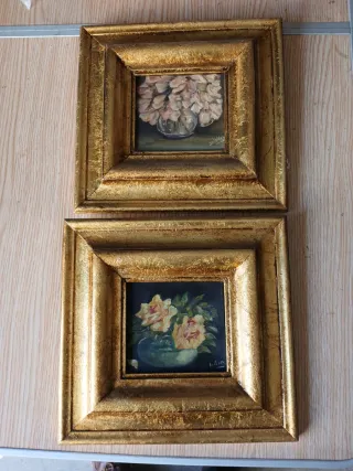 Lote 2 quadri a olio con fiori dorati