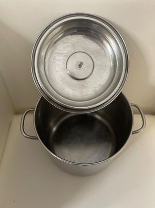 Pentola Ingco in metallo e plastica