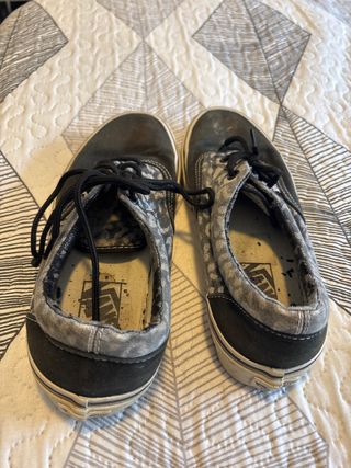 Zapatillas Vans Negras y Grises