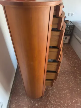 Cajonera de diseño en Madera ovalada