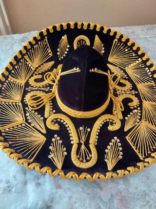 Sombrero Mexicano Negro y Dorado