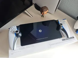 Sony PlayStation Portal negro y Blanco