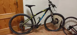 Bicicleta carretera Specialized + Bici montaña