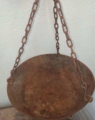 Antigua báscula romana completa.