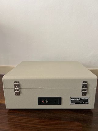 Tocadiscos Crosley Beige.
