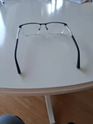 Gafas graduadas montura metálica.