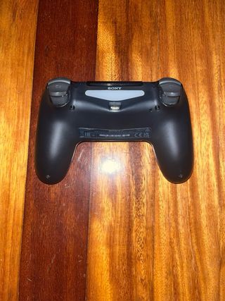 PS4 + Mando original + 5 Juegos + Caja y cables