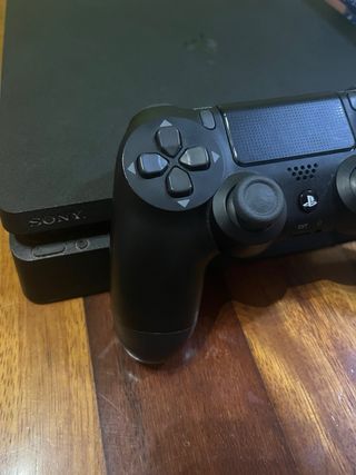PS4 + Mando original + 5 Juegos + Caja y cables