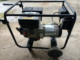 Generador Kipor KGE4000C Gasolina 50 Hz  IMPECABLE