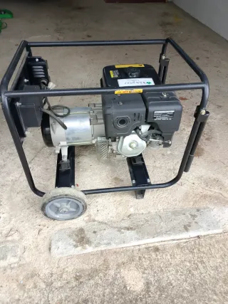 Generador Kipor KGE4000C Gasolina 50 Hz  IMPECABLE