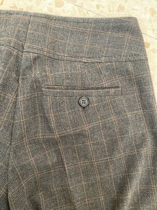 Pantalón de vestir cuadros gris y marrón