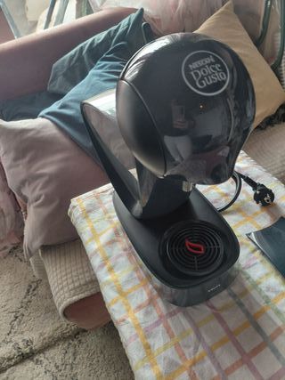Cafetera Nescafé Dolce Gusto casi nueva