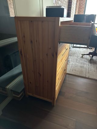 Cómoda de pino con 5 cajones