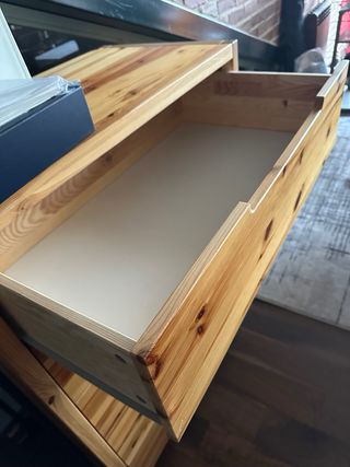 Cómoda de pino con 5 cajones