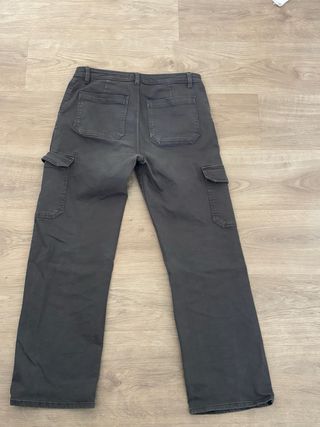 Pantalones cargo grises sin usar