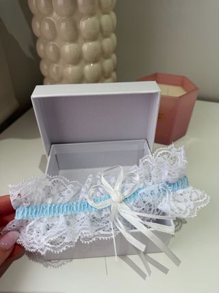 Liga de Novia con encaje  Blanco y Azul