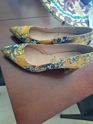 Zapatos tacón Daniela Vega florales