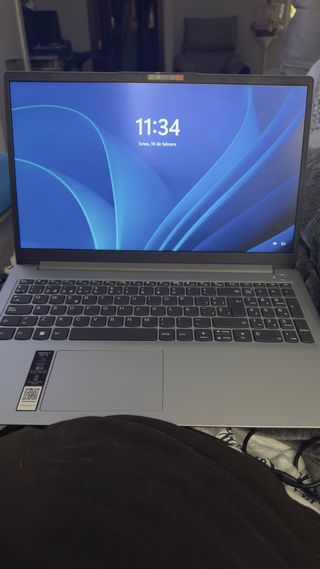 Lenovo IdeaPad 1151/JL7 plateado. Con factura