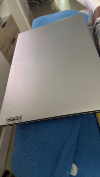 Lenovo IdeaPad 1151/JL7 plateado. Con factura