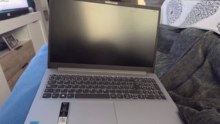 Lenovo IdeaPad 1151/JL7 plateado. Con factura