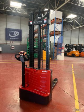 Apilador eléctrico nuevo