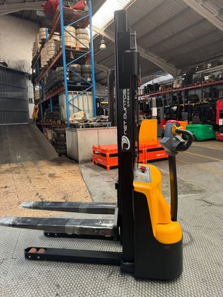 Apilador eléctrico nuevo