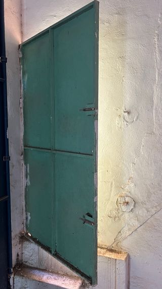 Puerta de chapa metálica