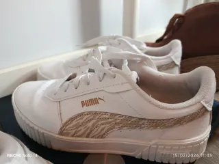 Zapatillas Puma Blancas y Beige