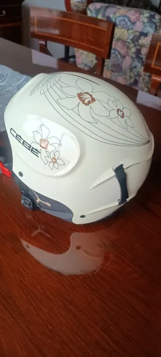 Casco de esquí CEBE