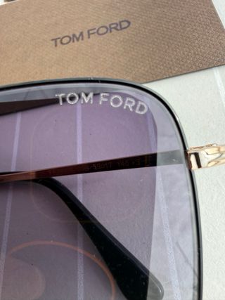 Occhiali da sole Tom Ford modello TF894-K