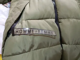 Chaqueta  unisex.  verde acolchada con capucha