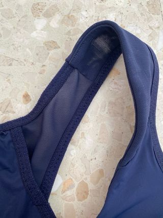 Sujetador deportivo azul y rosa